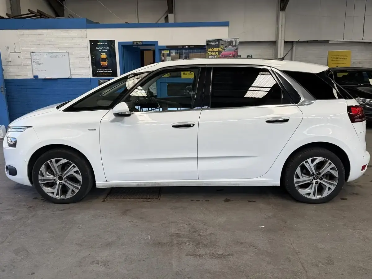 Used Citroën C4 Picasso Exclusive 115 HP (84 kW) 2014 White MPV