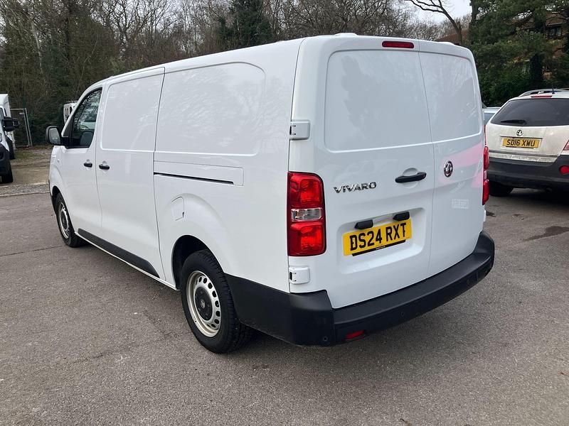 Used Vauxhall Vivaro 145 HP (106 kW) 2024 White MPV