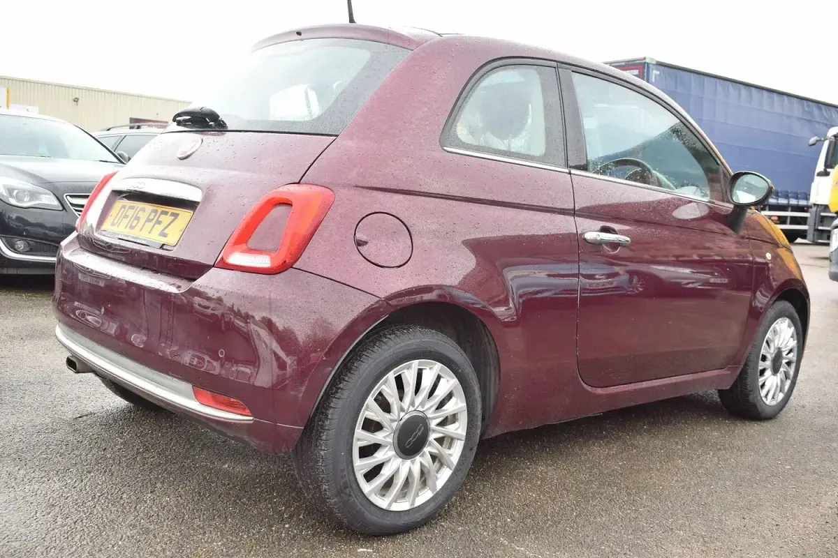 Used Fiat 500 Lounge 69 HP (50 kW) 2016 Red Hatchback