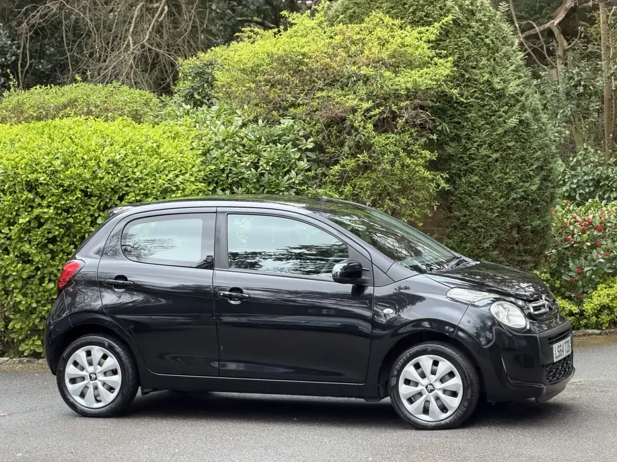 Usado Citroën C1 Feel 68 HP (50 kW) 2014 Preto Citadino