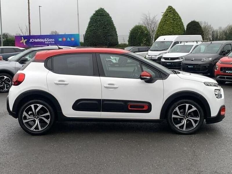 Used Citroën C3 Shine 102 HP (75 kW) 2022 White Hatchback
