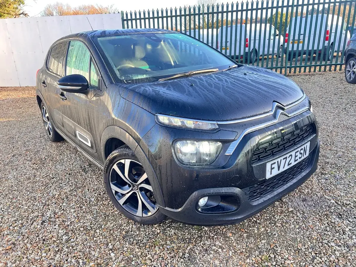 Used Citroën C3 Shine 100 HP (73 kW) 2022 Black Hatchback