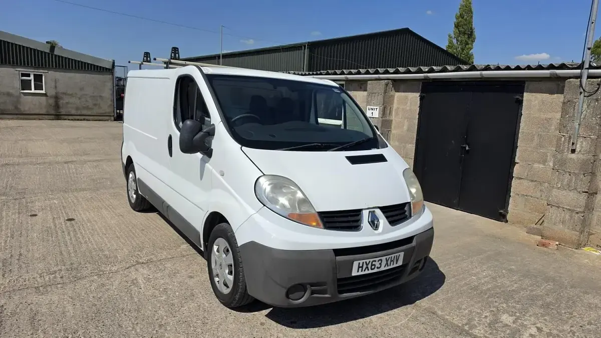 Used Renault Trafic 115 HP (84 kW) 2013 White MPV