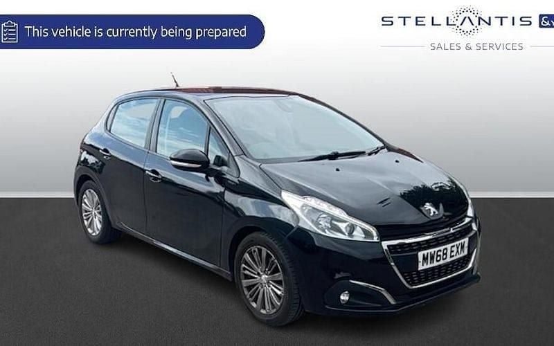 Used 2018 Peugeot 208 Signature Sky Hatchback | £8,874 (Fair price) - Image 1/1