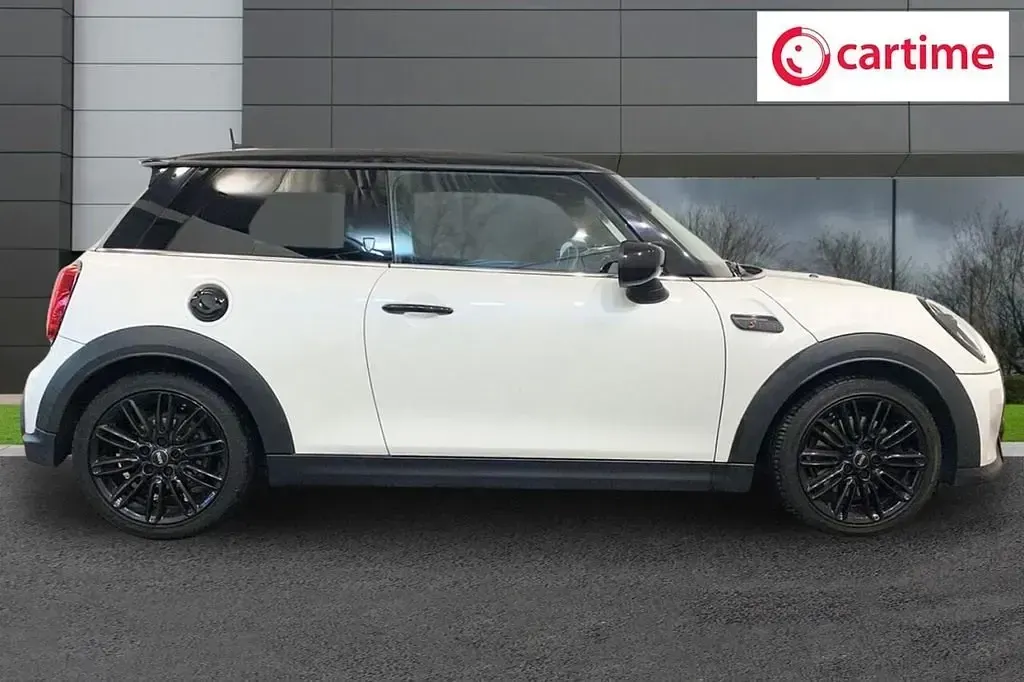 Second-hand Mini Cooper S Exclusive 178 CP (130 kW) 2023 Alb Hatchback