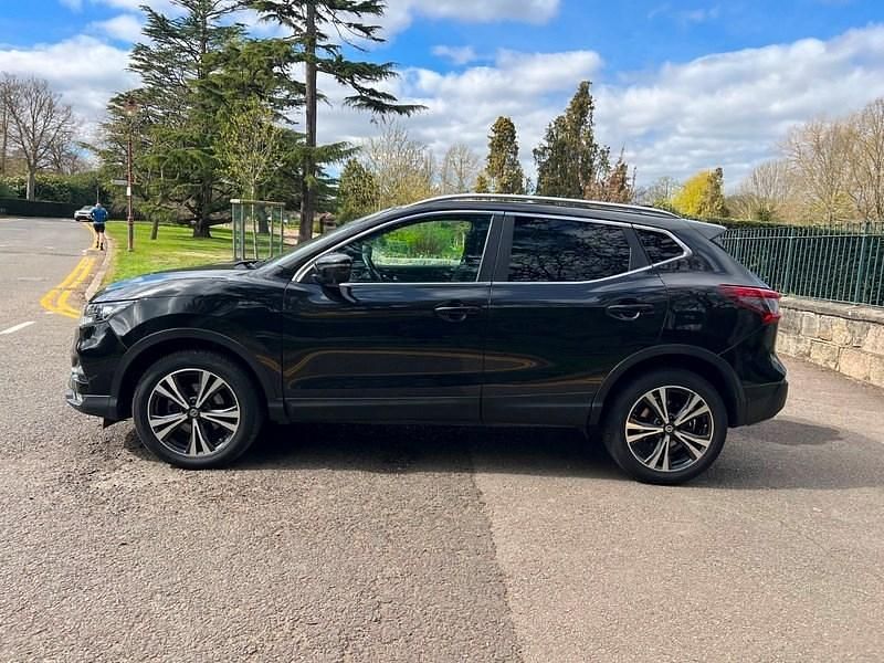 Used Nissan Qashqai N-Connecta 115 HP (84 kW) 2017 Black SUV