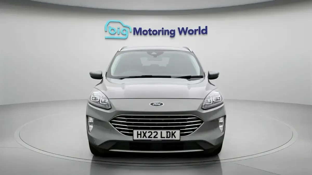 Used Ford Kuga Titanium 150 HP (110 kW) 2022 Silver SUV