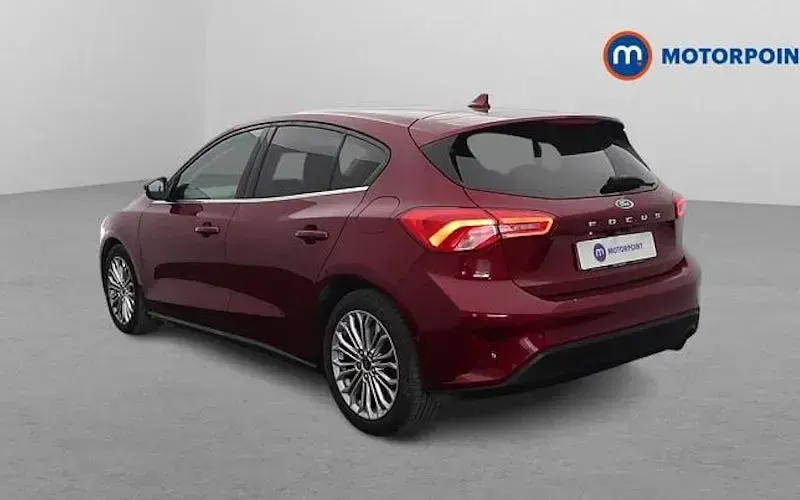 Begagnad Ford Focus Titanium X 150 HK (110 kW) 2020 Röd Halvkombi