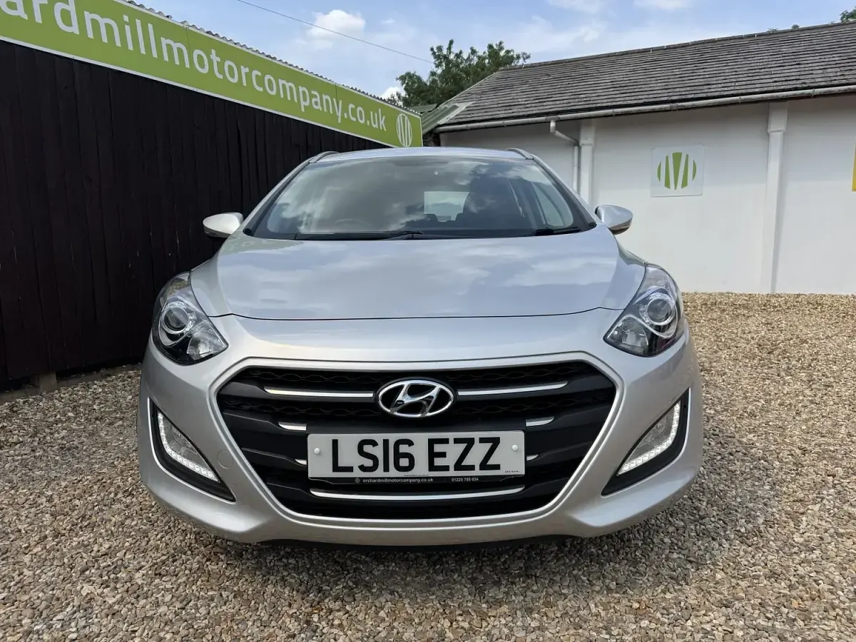 Used Hyundai i30 SE 120 HP (88 kW) 2016 Silver Estate