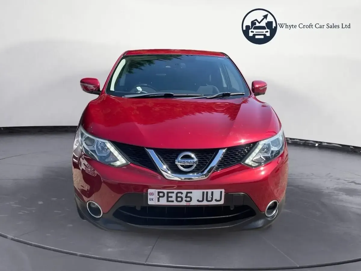 Used Nissan Qashqai N-TEC 115 HP (84 kW) 2015 Red SUV