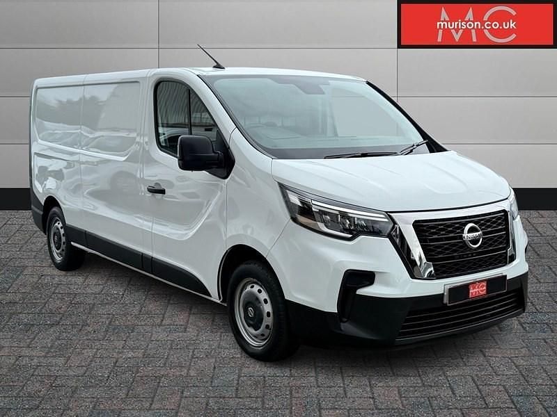 White Used 2022 Nissan Primastar Visia MPV | £17,995 (Expensive) - Image 1/4
