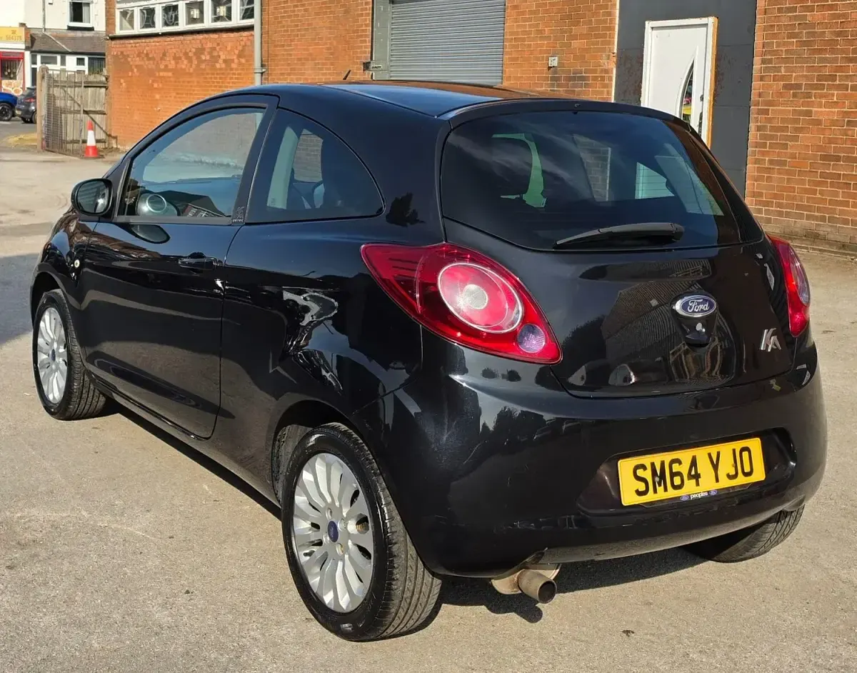 Used Ford Ka Zetec 69 HP (50 kW) 2015 Black Hatchback