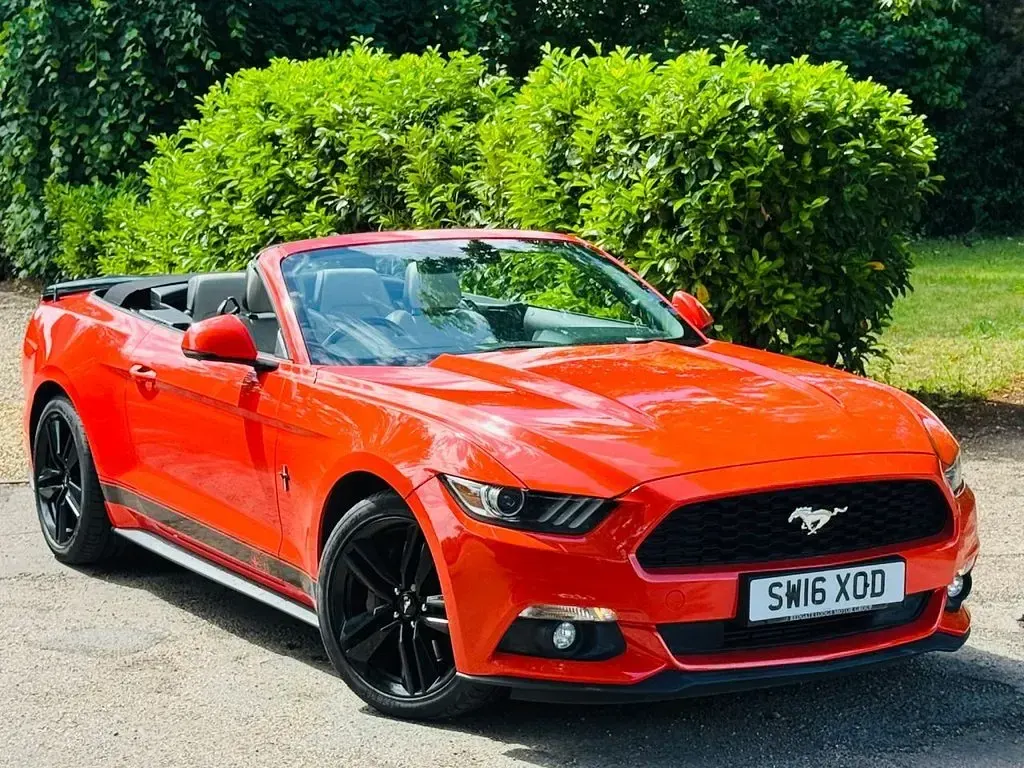 Used Ford Mustang Convertible 317 HP (233 kW) 2016 Orange Cabriolet