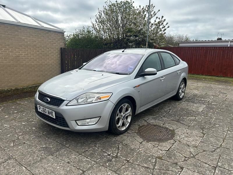 Używany Ford Mondeo Sport 145 KM (106 kW) 2011 Srebrny Hatchback