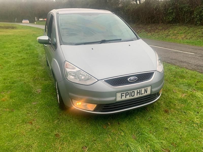 Silver Used 2010 Ford Galaxy Zetec MPV | £2,995 (Fair price) - Image 1/4