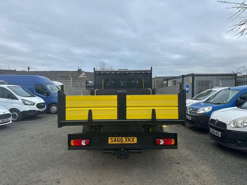 Used Vauxhall Movano 136 HP (100 kW) 2016 Yellow MPV