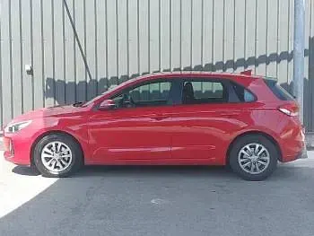 Used Hyundai i30 120 HP (88 kW) 2017 Red Hatchback