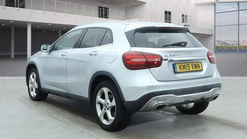 Used Mercedes GLA200 Premium Plus 136 HP (100 kW) 2019 Silver SUV