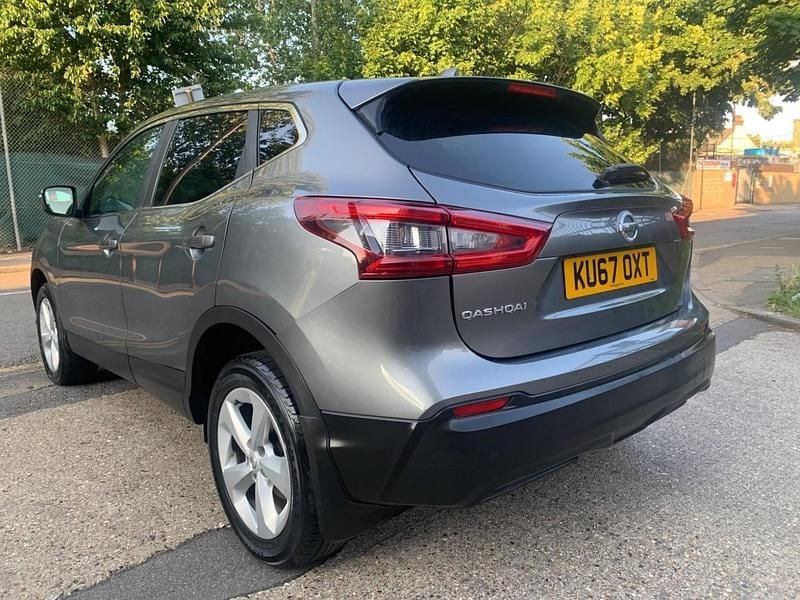 Used Nissan Qashqai Acenta 115 HP (84 kW) 2017 Grey SUV