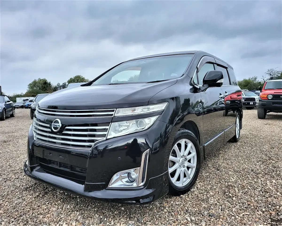 Used Nissan Elgrand 2010 Black MPV