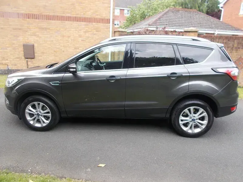 Used Ford Kuga Titanium 120 HP (88 kW) 2017 Grey SUV