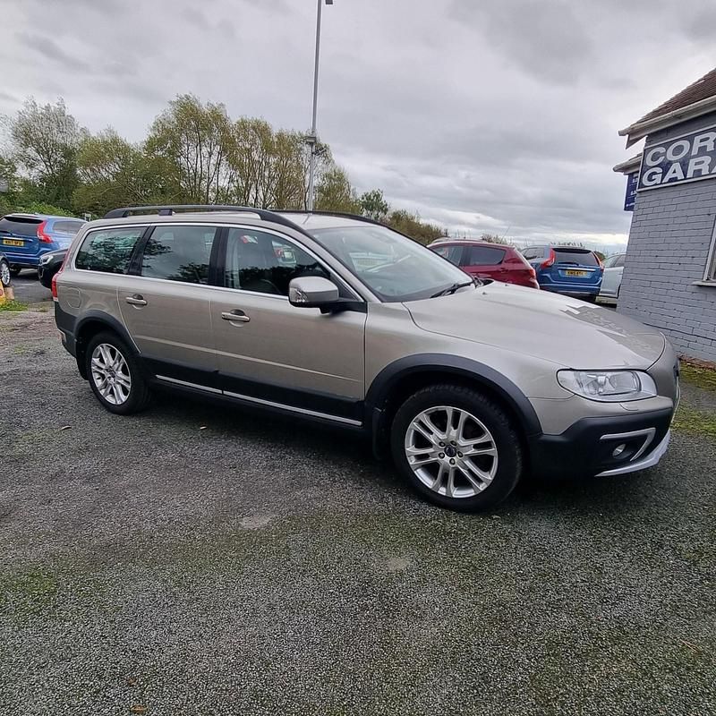Used Volvo XC70 SE Lux 215 HP (158 kW) 2014 Gold SUV