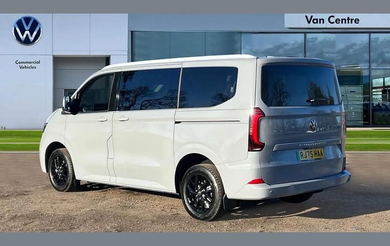 Begagnad VW T7 Style 210 kW (286 HK) 2025 Grå Van