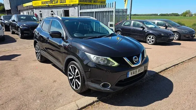Used Nissan Qashqai Tekna 163 HP (119 kW) 2015 Black SUV