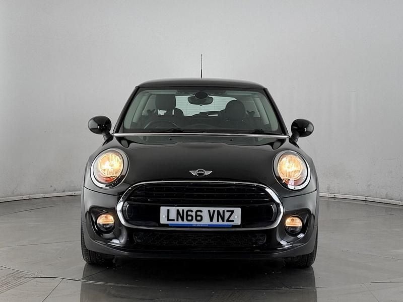 Used Mini Cooper Hatch 136 HP (100 kW) 2016 Black Hatchback