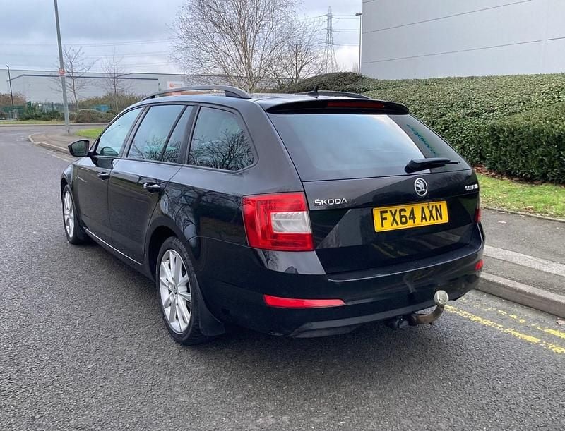 Used Skoda Octavia Elegance 150 HP (110 kW) 2015 Black Estate