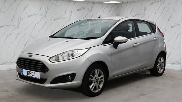 Used Ford Fiesta Zetec 82 HP (60 kW) 2015 Silver Hatchback