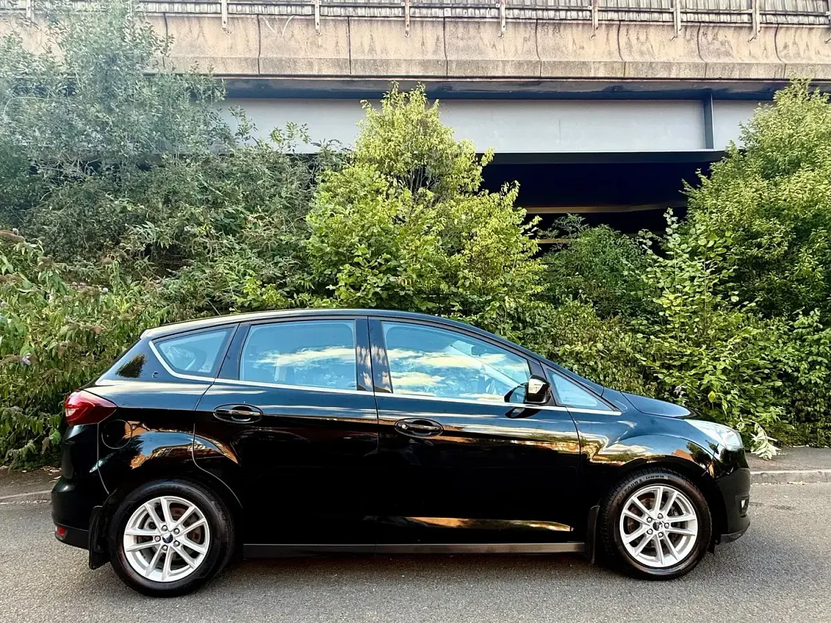 Used Ford C-MAX Zetec 2016 Black MPV