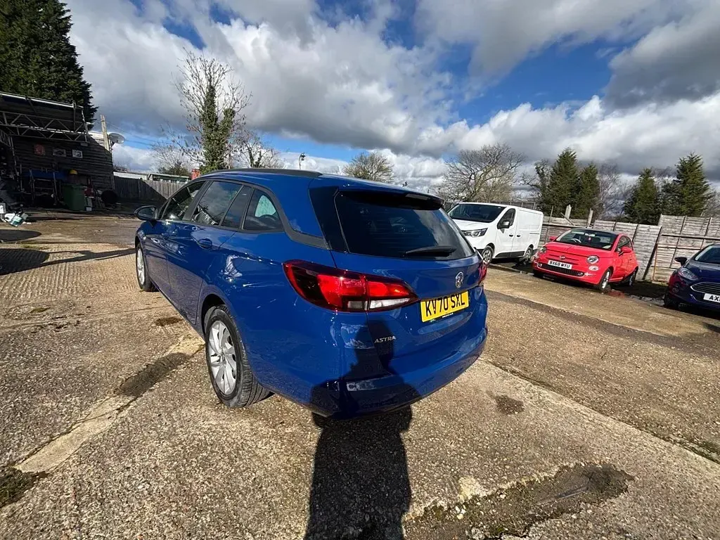 Second-hand Vauxhall Astra S 2020 Albastru Break