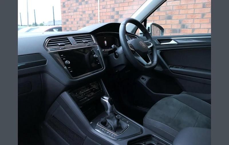 Used VW Tiguan Elegance 150 HP (110 kW) 2023 White SUV