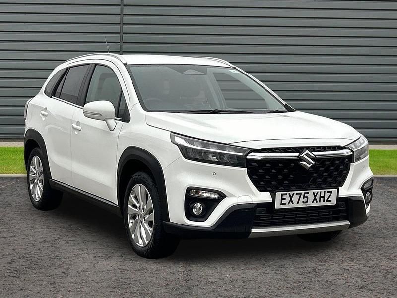 Used Suzuki SX4 129 HP (94 kW) 2025 White Hatchback