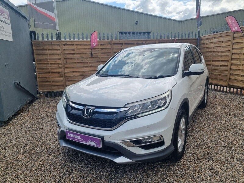 White Used 2015 Honda CR-V SE SUV | £8,495 (Fair price) - Image 1/4