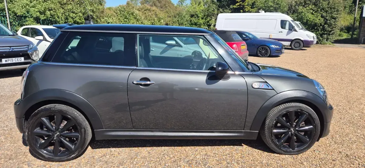 Usado Mini Cooper S Hatch 184 HP (135 kW) 2013 Cinzento Citadino