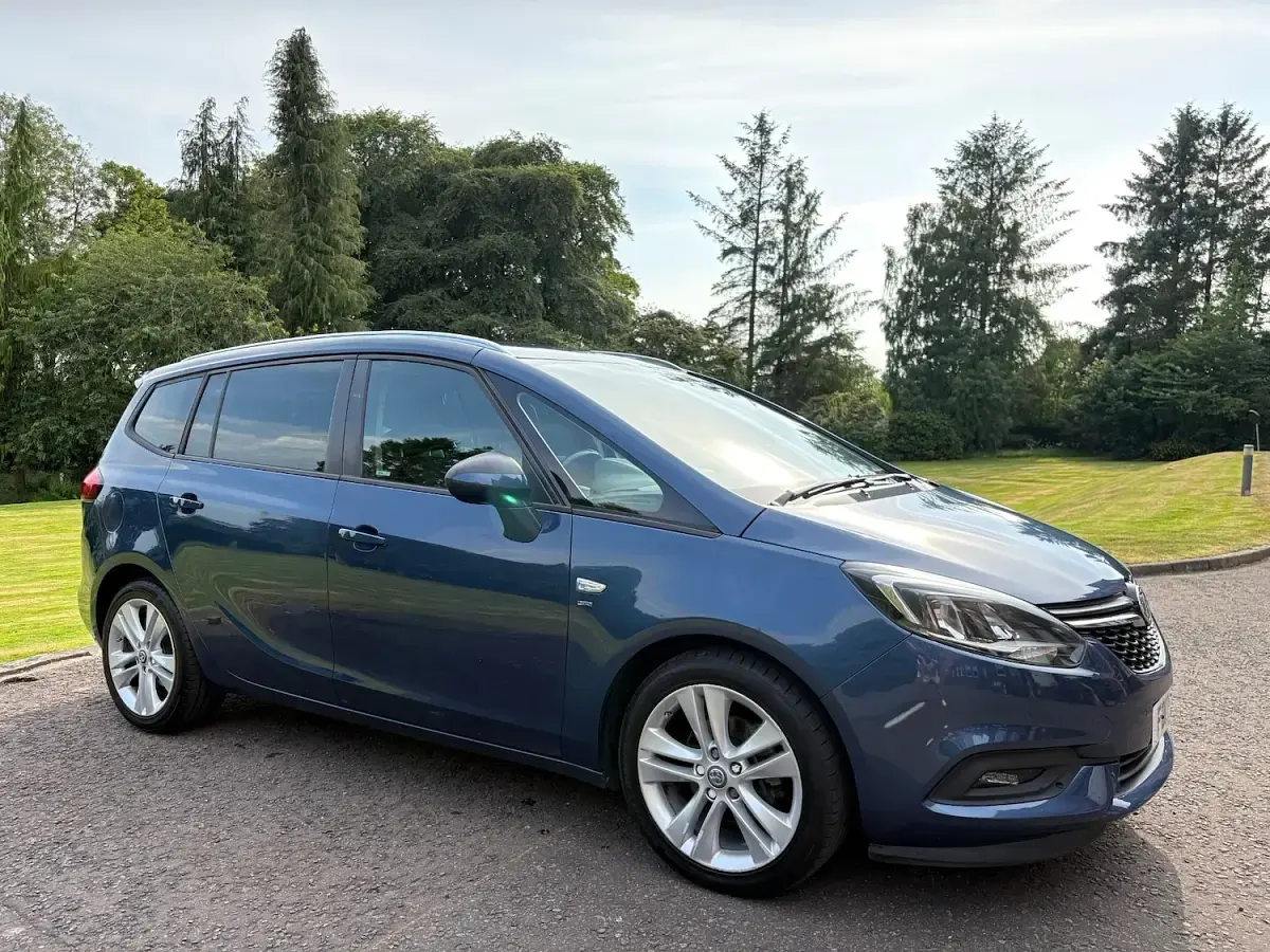 Used Vauxhall Zafira SRi 140 HP (102 kW) 2017 Blue MPV
