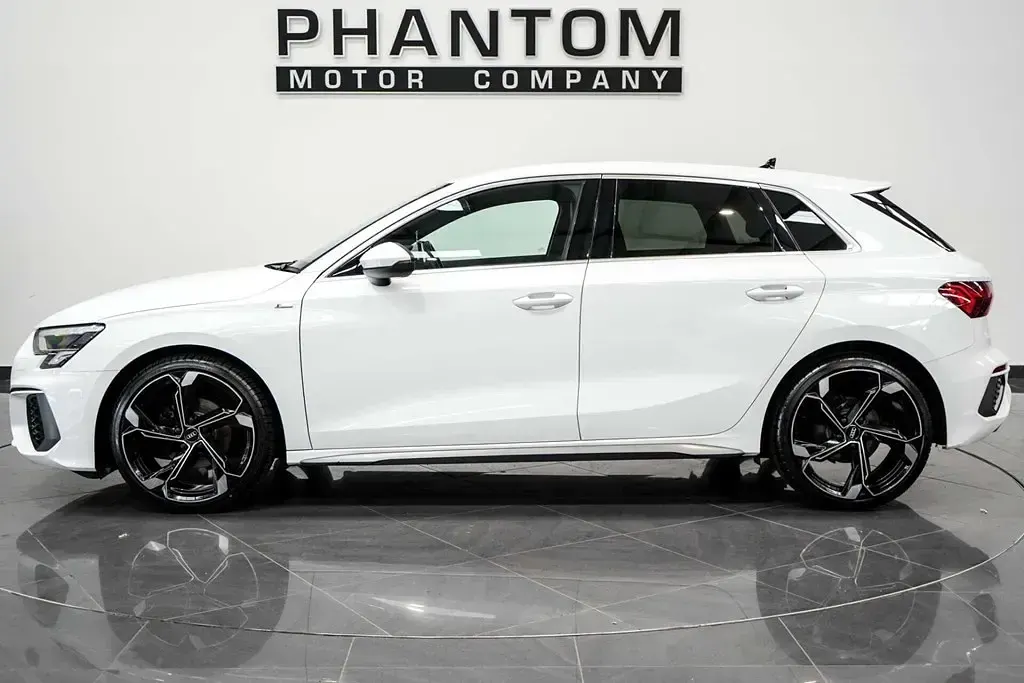 Used Audi A3 Sportback S-Line 110 HP (80 kW) 2022 White Hatchback