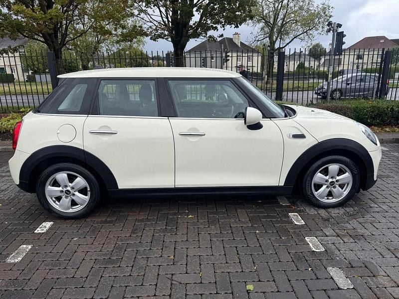 Used Mini ONE Hatch 102 HP (75 kW) 2015 White Hatchback