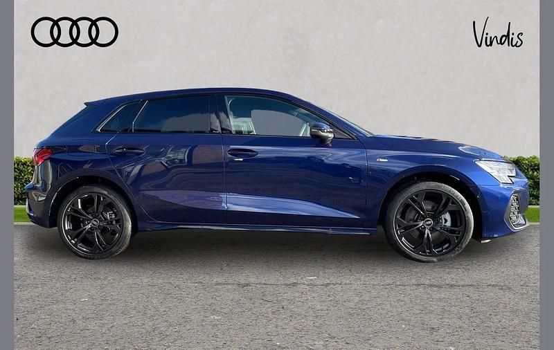 New Audi A3 e-tron Black Edition 200 HP (147 kW) 2025 Blue Hatchback