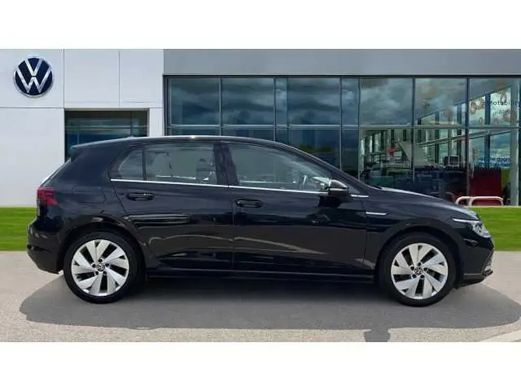 Used VW Golf VIII 130 HP (95 kW) 2021