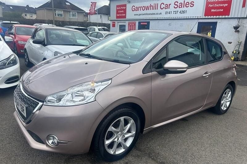 Used Peugeot 208 Active 110 HP (80 kW) 2015 Pink Hatchback