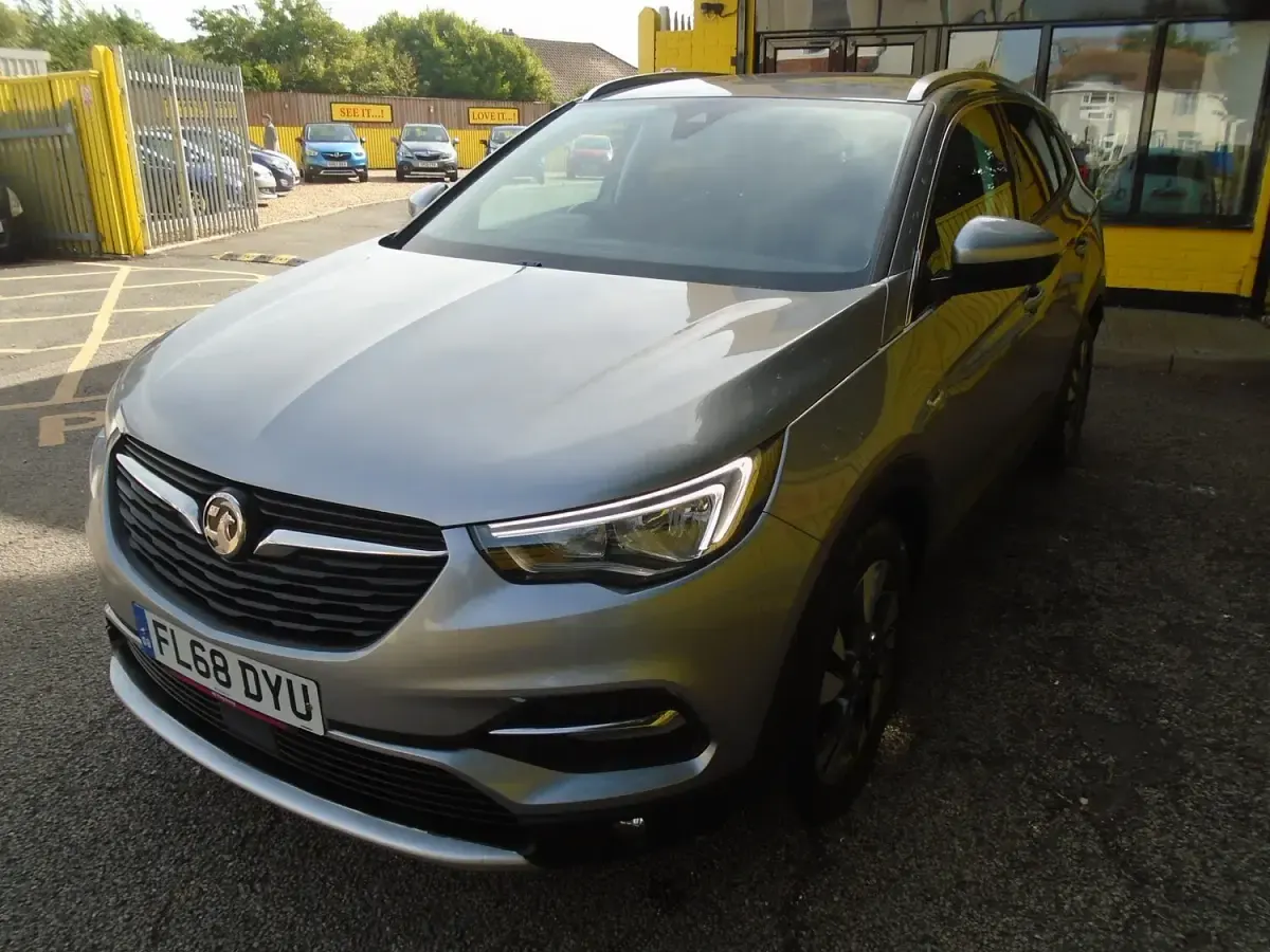 Used Vauxhall Grandland X Sport 130 HP (95 kW) 2018 Grey SUV