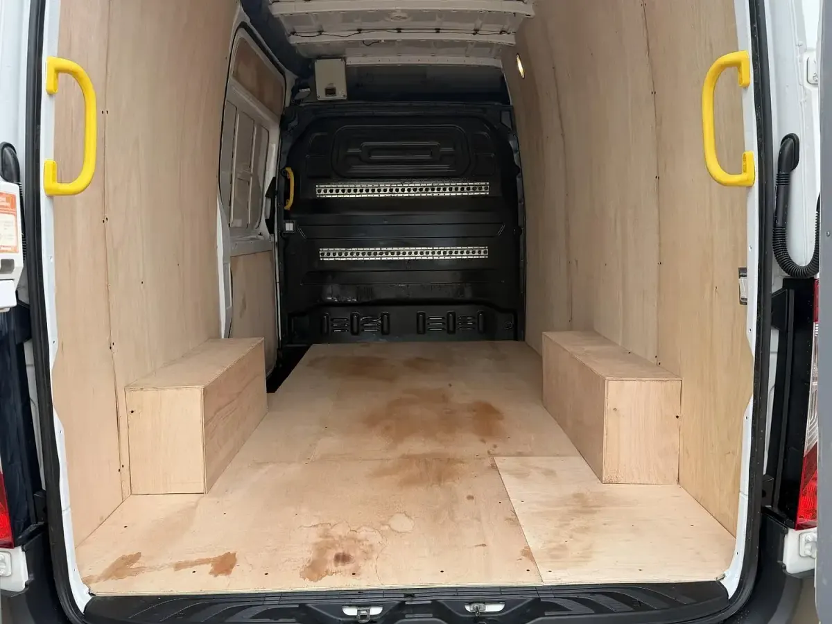Used Mercedes Sprinter 163 HP (119 kW) 2019 White Van