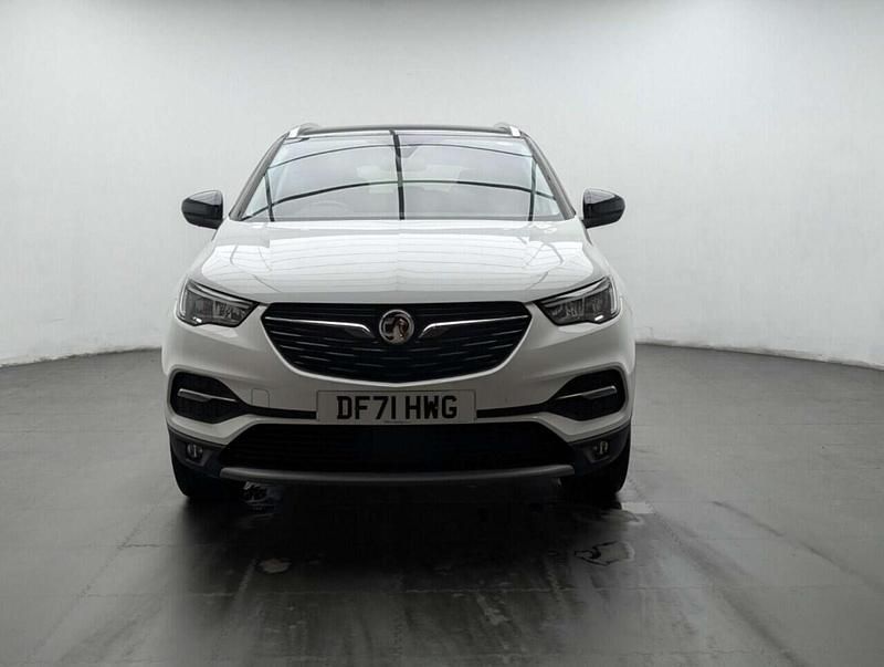 Used Vauxhall Grandland X Edition 131 HP (96 kW) 2021 White SUV