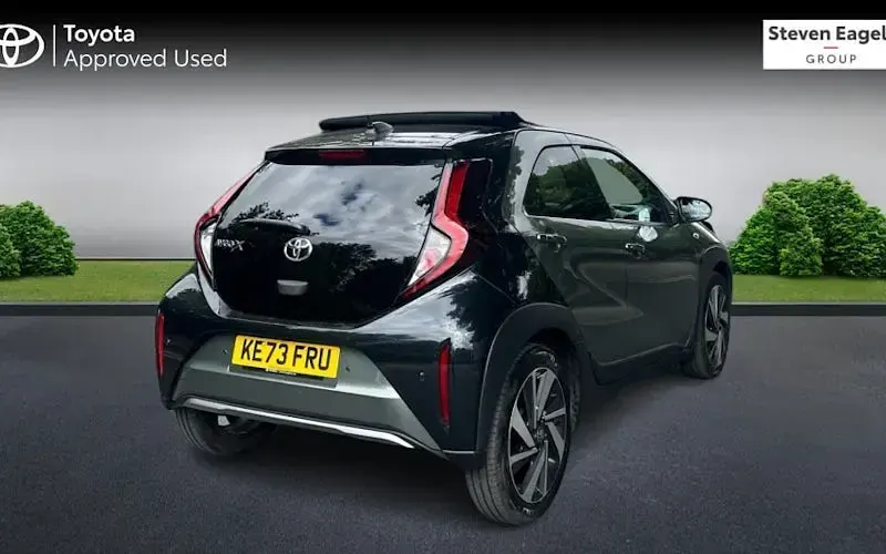 Used Toyota Aygo X 72 HP (52 kW) 2024 Green SUV