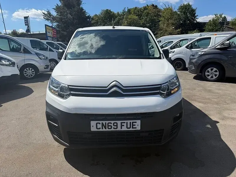 Used Citroën Berlingo 75 HP (55 kW) 2019 White MPV