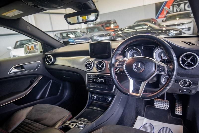 Used Mercedes GLA220 AMG line 170 HP (125 kW) 2014 White SUV