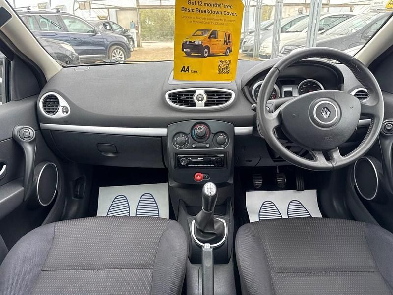 Usado Renault Clio II Dynamique 2007 Prateado Citadino